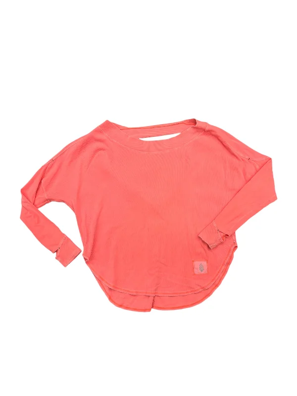 Sweatshirt for trendy fall streetwear -Sweatshirts for a sporty aesthetic -Athletic Sweatshirt Crewneck By Free People In Coral, Size: Xl