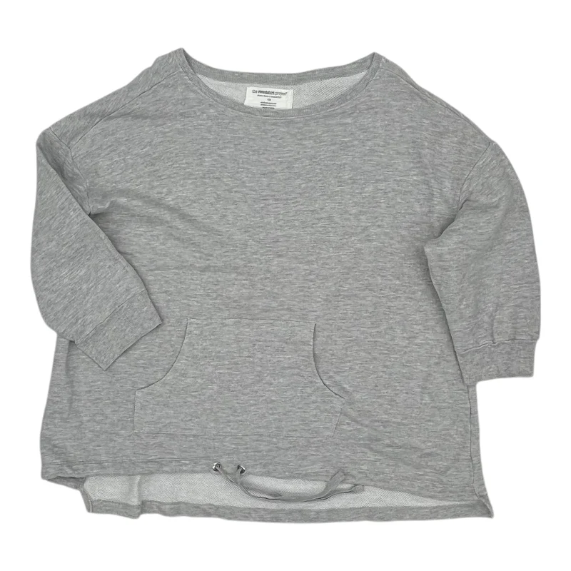 Sweatshirt for cozy family time -Sweatshirts for cozy layering -SWEATSHIRT CREWNECK by    CLOTHES MENTOR In GREY, Size: 1X