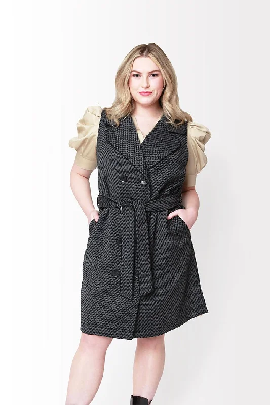 cardigan trendy layers -Pullover sweater for laid-back weekend vibes -Nesly Vest Dress // Charcoal