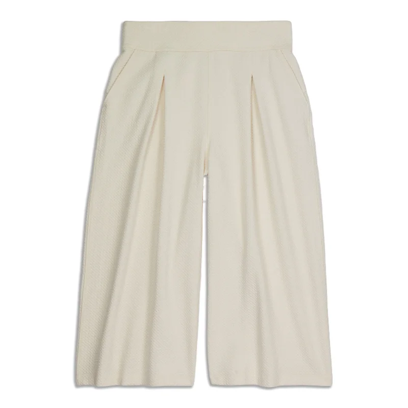 Pants for vacation-ready outfits -Can You Feel The Pleat Crop - Resale