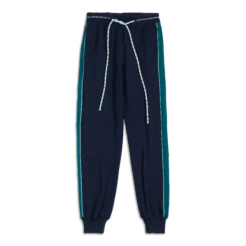 Pants for casual travel fashion -Face Forward Jogger - Resale