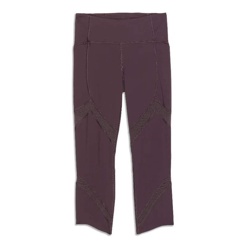 Pants for casual streetwear looks -On Pace Crop - Resale