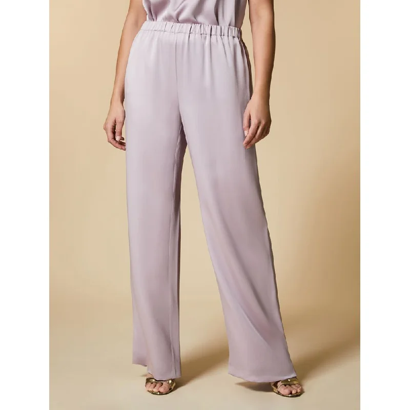 Pants for travel-ready outfits -RIMMEL